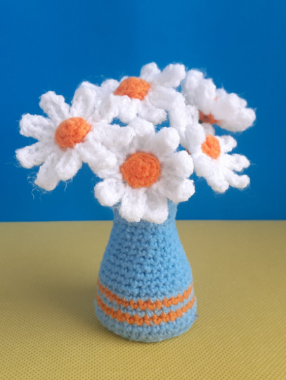 Crochet Daisy in vase