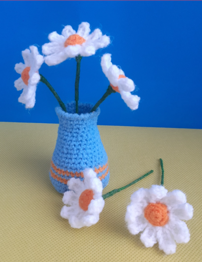 Crochet Daisy in vase