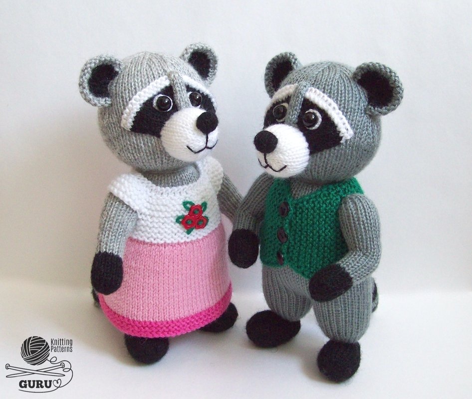 K022 Family of Raccoons with clothing (Mother, Father, Granny) animal - Image 10
