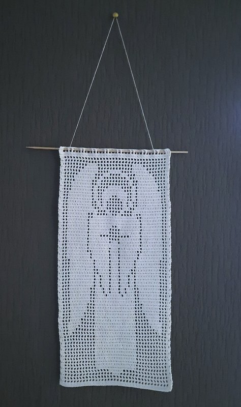 Rechteckiger weißer Filet-Häkelwandbehang mit Engelsmotiv