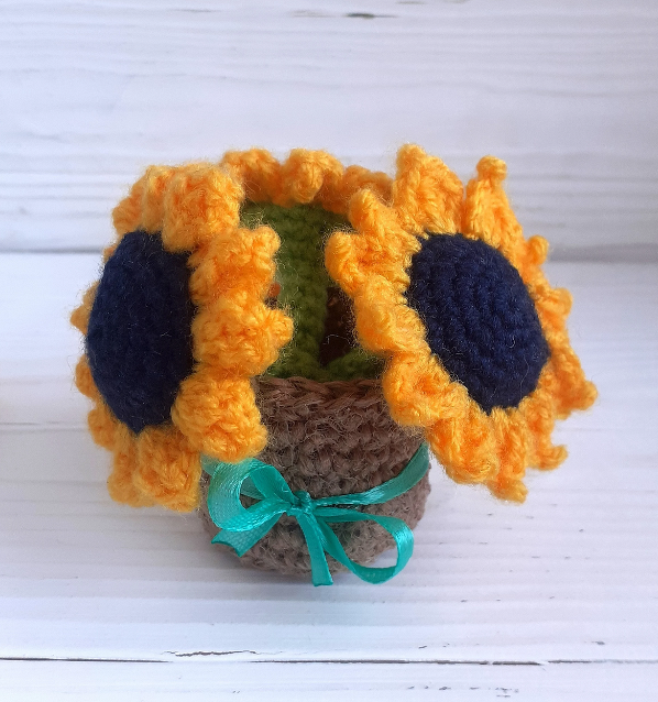 Crochet Sunflowers basket - Image 2