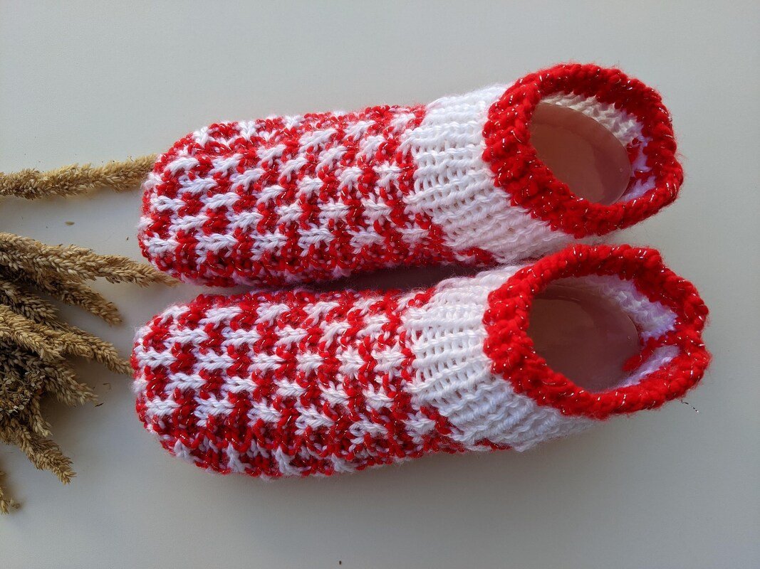 Christmas Knit Slipper Socks Pattern - Image 5