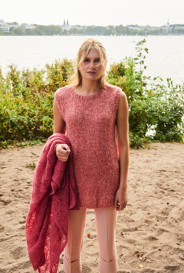 Top in Papaya und Poncho in Rot