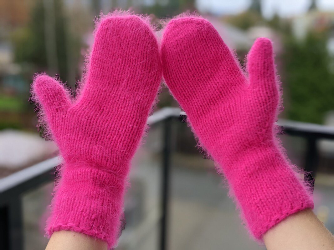 Barbie-Style Winter Knit Mittens Pattern