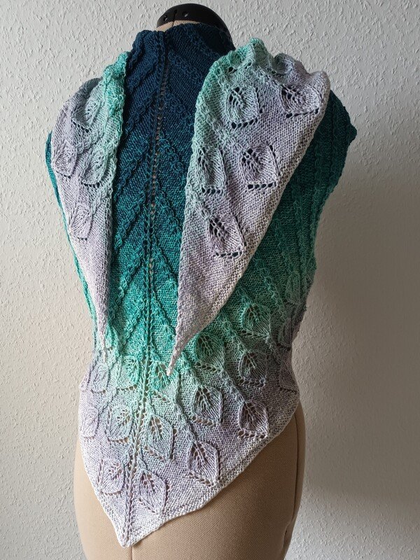 Strickanleitung für das Dreieckstuch "Leaf Whispers" - Bild 8