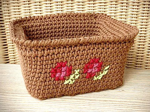 Gehäkelte Schale  aus Ruccola Plastik Schalen