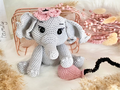 Elefantenmädchen Eli- Häkelanleitung Amigurumi/ Kuscheltier von Wolldiamant