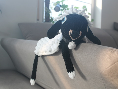 Kuscheltuch häkeln – Schwarznasenschaf, ca. 30 cm (DE & EN)
