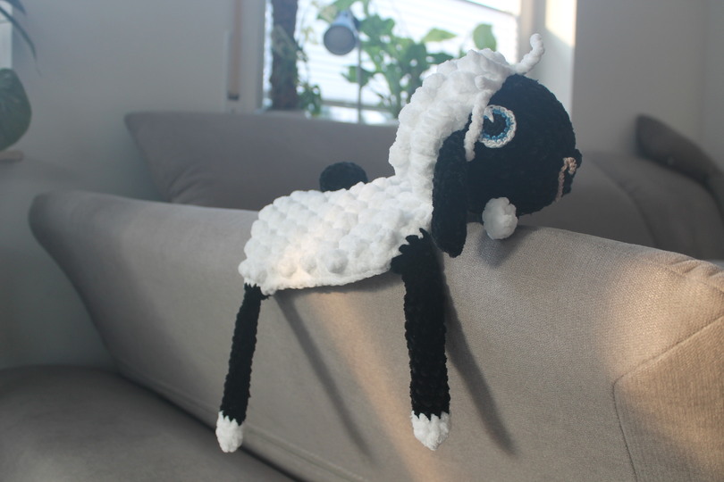 Kuscheltuch häkeln – Schwarznasenschaf, ca. 30 cm (DE & EN)