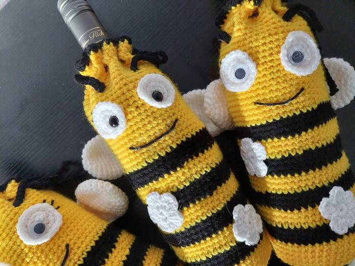 Häkelanleitung Flaschenhülle lustiges Bienchen!