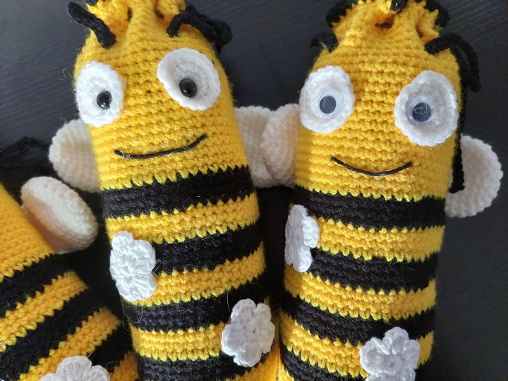 Häkelanleitung Flaschenhülle lustiges Bienchen!