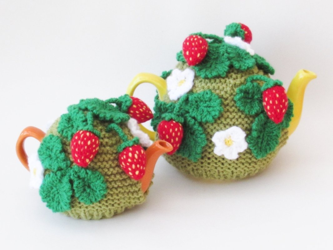 TeaCosyFolk's Mini and Medium sized Strawberry Patch Tea Cosy