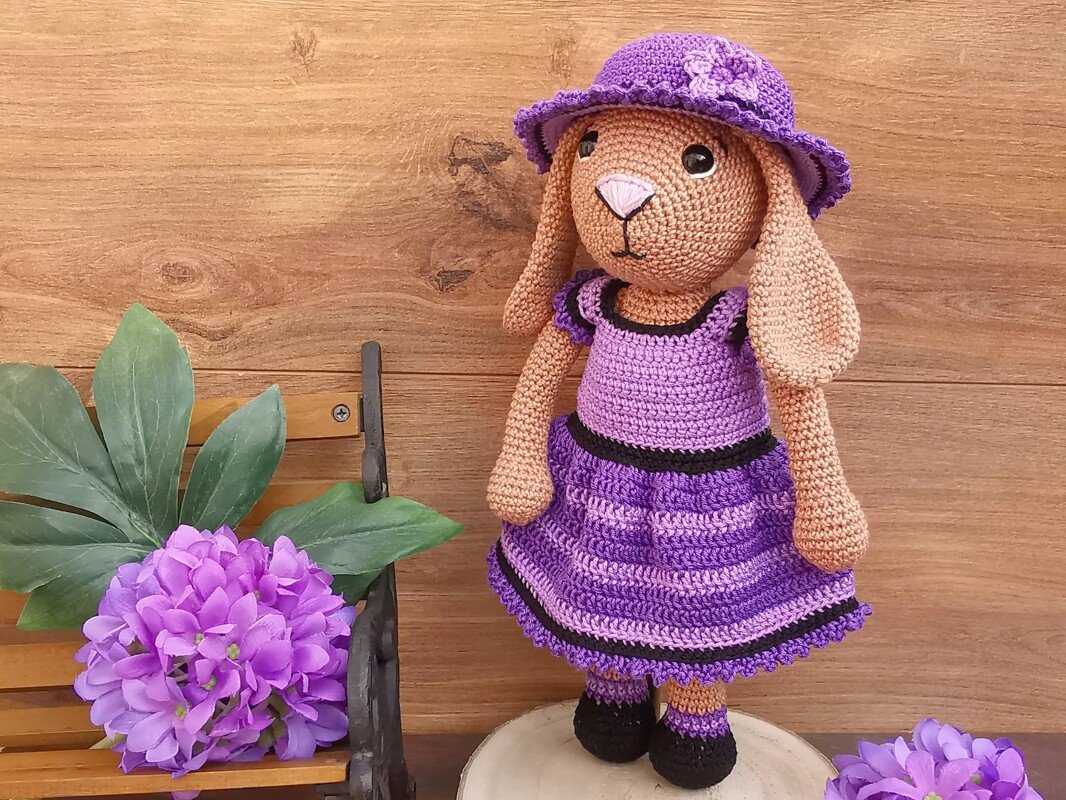 MISS MATHILDA - crochetpattern bunny with dress and hat