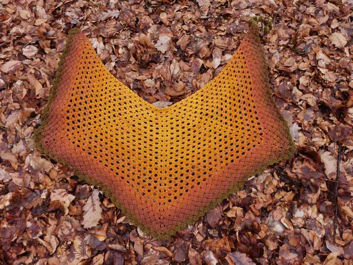 Häkelanleitung für ein Fünfeck Tuch Purple Dream