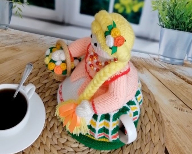 K105 Basket with roses. Flowers Window decor, home decoration, Table decor