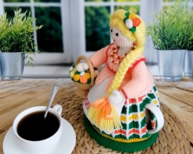 K105 Basket with roses. Flowers Window decor, home decoration, Table decor