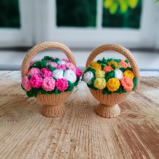 K105 Basket with roses. Flowers Window decor, home decoration, Table decor