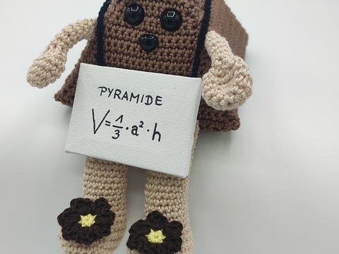 Peter die Pyramide mit mathematischer Formel, Häkelanleitung