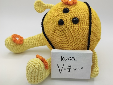 Karla die Kugel, mit mathematischer Formel, Häkelanleitung