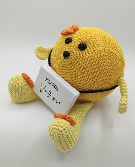 Karla die Kugel, mit mathematischer Formel, Häkelanleitung