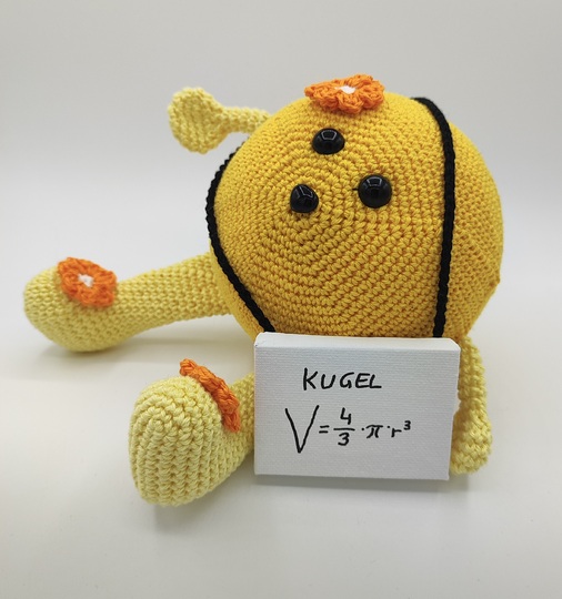 Karla die Kugel, mit mathematischer Formel, Häkelanleitung