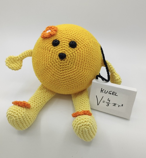 Karla die Kugel, mit mathematischer Formel, Häkelanleitung