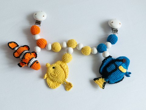 Kinderwagenkette bunte Fische Häkelanleitung