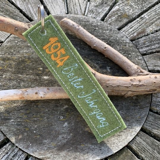 Schlüsselanhänger 1954 Stickdatei  ITH 13x18 70. Geburtstag