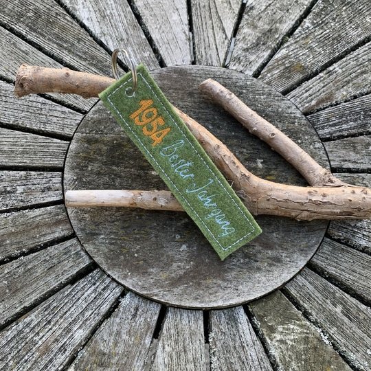 Schlüsselanhänger 1954 Stickdatei  ITH 13x18 70. Geburtstag