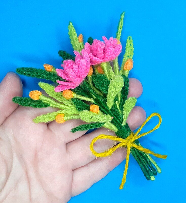 Pink flower brooch Crochet pattern - Image 6