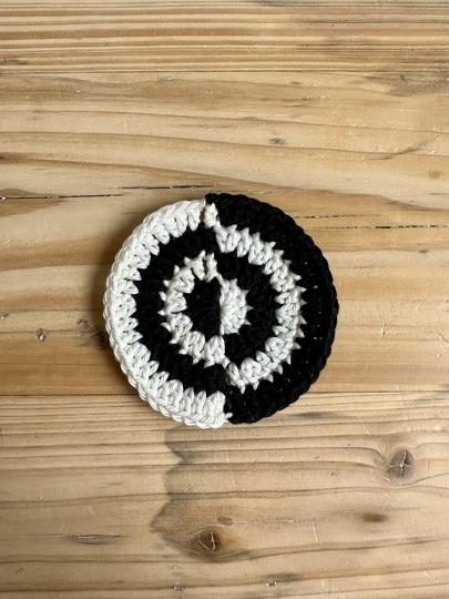 Crochet Pattern for Contrast Pendant / Mobile - Montessori Inspired