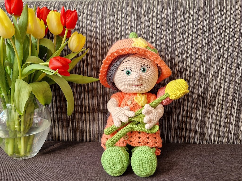 Tulia das Tulpenmädchen Häkelanleitung für eine Frühlingspuppe