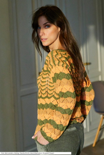 Pulli mit Ajourmusterstreifen in Oliv, Mandarin und Camel