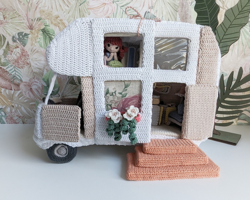 Ana's Crocheted (Mini-)World - Ana on the Road Pattern (ENG, DE) - Image 4