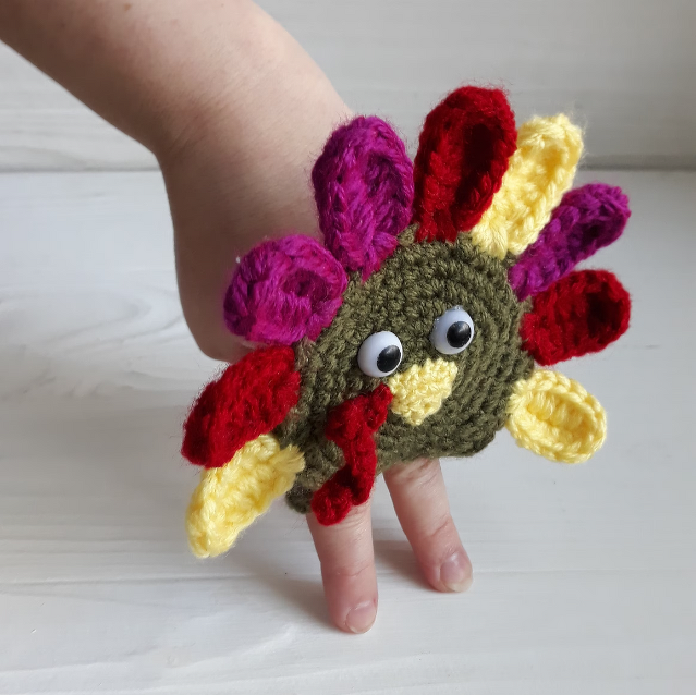 Finger puppets crochet pattern, Crochet turkey toy, Thanksgiving games - Image 5