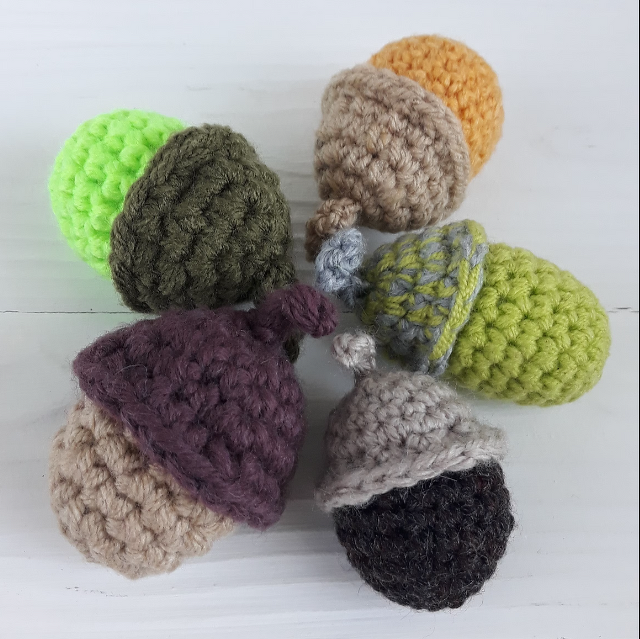 Fall acorns crochet pattern, Thanksgiving games, Fidget toy - Image 4