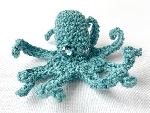 Perles süße Krake: als Fingerpuppe oder Brosche/Haarspange