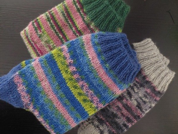 Socken Stricken Wie Oma Anleitung Kostenlos Strickanleitung Socken stricken zweifarbig wie Oma!