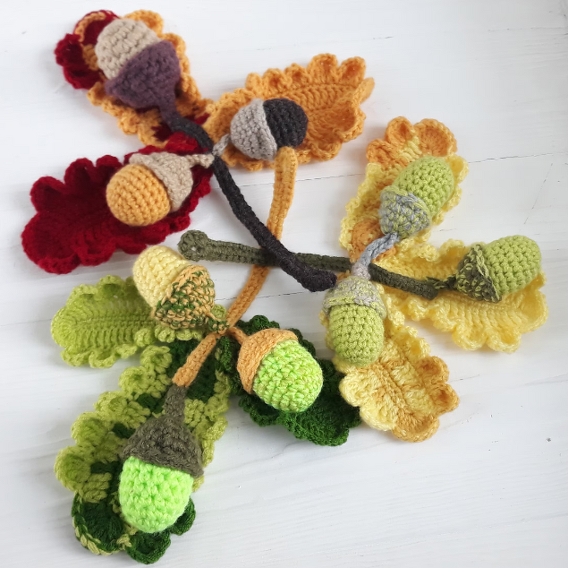 Oak leaf and acorn ornaments, Hanging branch decor, Thanksgiving games - Image 4