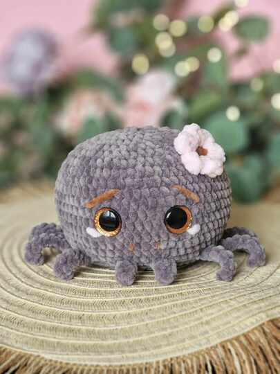 Crochet no sew plush spider amigurumi pattern