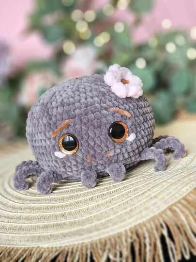 Crochet no sew plush spider amigurumi pattern