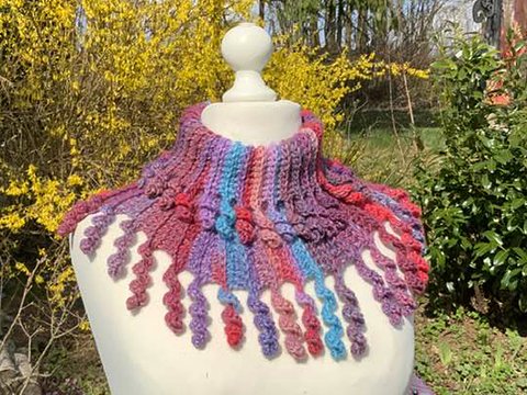 Kragen mit Löckchen/ Spiralen