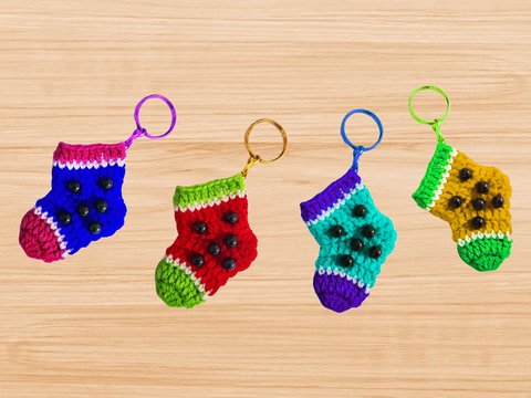 Häkelanleitung für Socken-Schlüsselanhänger