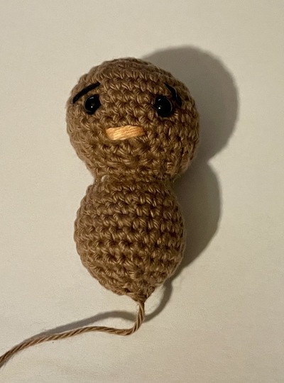 Süßes Osterhäschen mit Ei