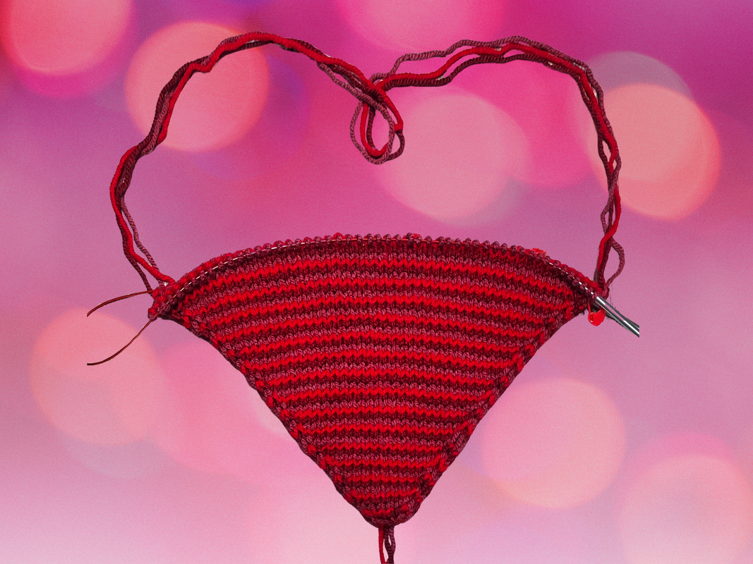 Cor Cushion - Knitting pattern for a heart shaped pillow - Image 2