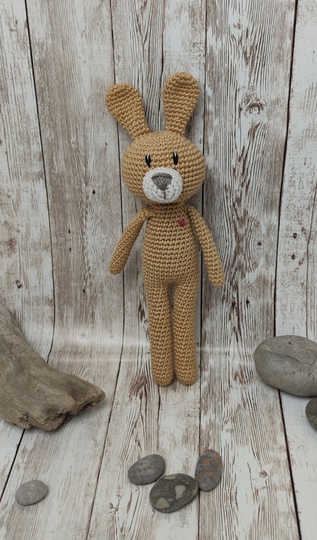 Kleiner Langbein-Hase Benny