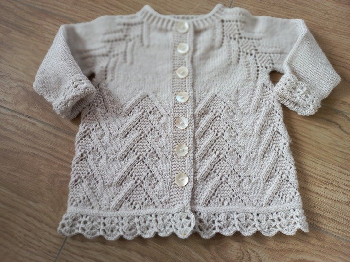 Strickanleitung Mädchenjacke in 7 Größen, 62-140, mit wunderschönem Raglan