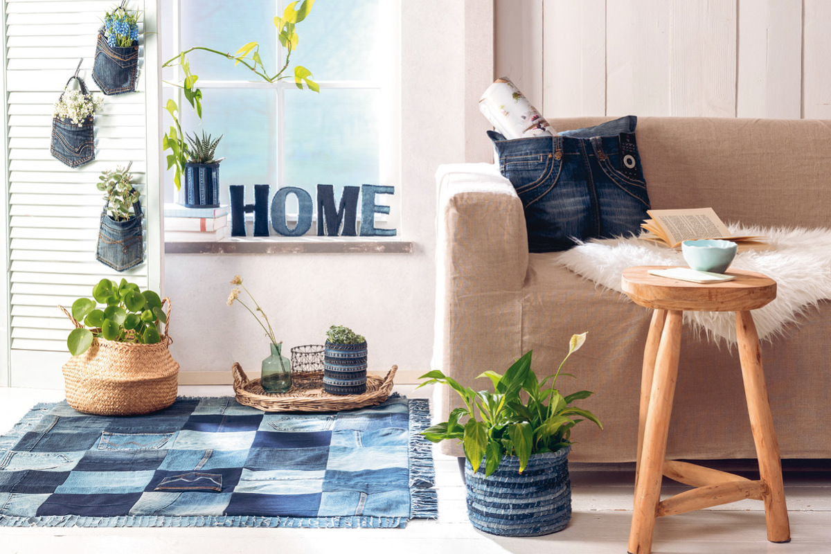 Set aus Teppich und Übertopfen aus recyceltem Jeansstoff