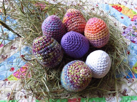 Bunte Ostereier häkeln, Eier Häkelanleitung Ostern *Carolines Welt*