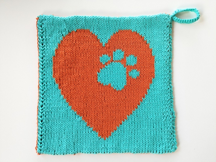 Double knitting pattern dishcloth "Paw Love"